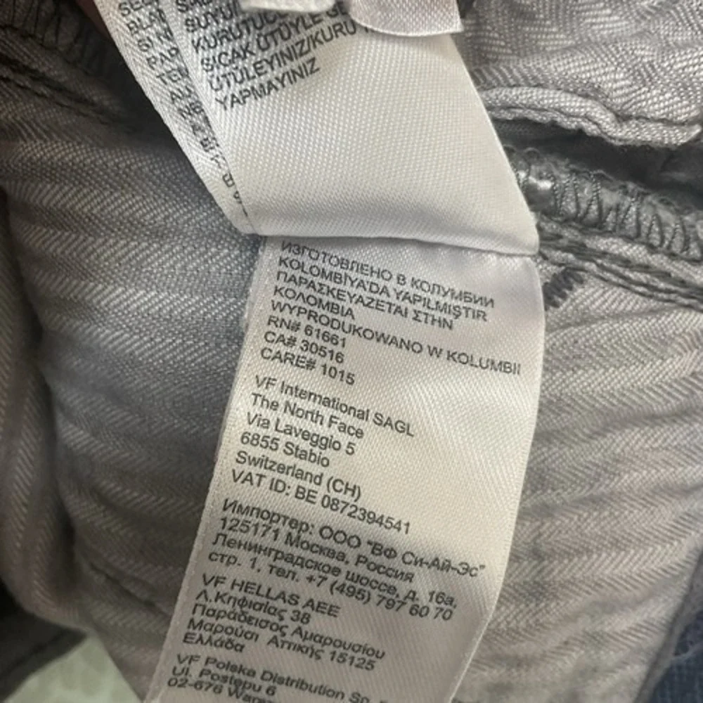 VTG The North Face Gray Pockets Outdoor Hiking Chino Shorts Men 34 Long Colombia